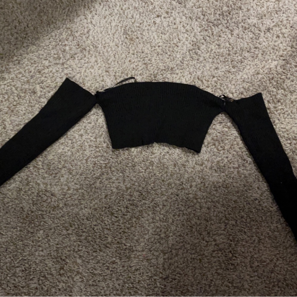 F21 Halter top with sleeves